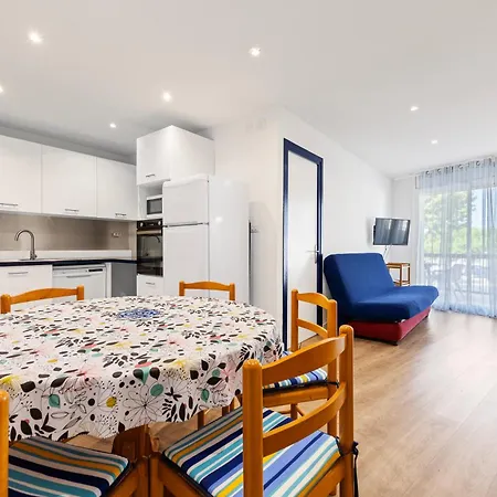 Empuria Apartment